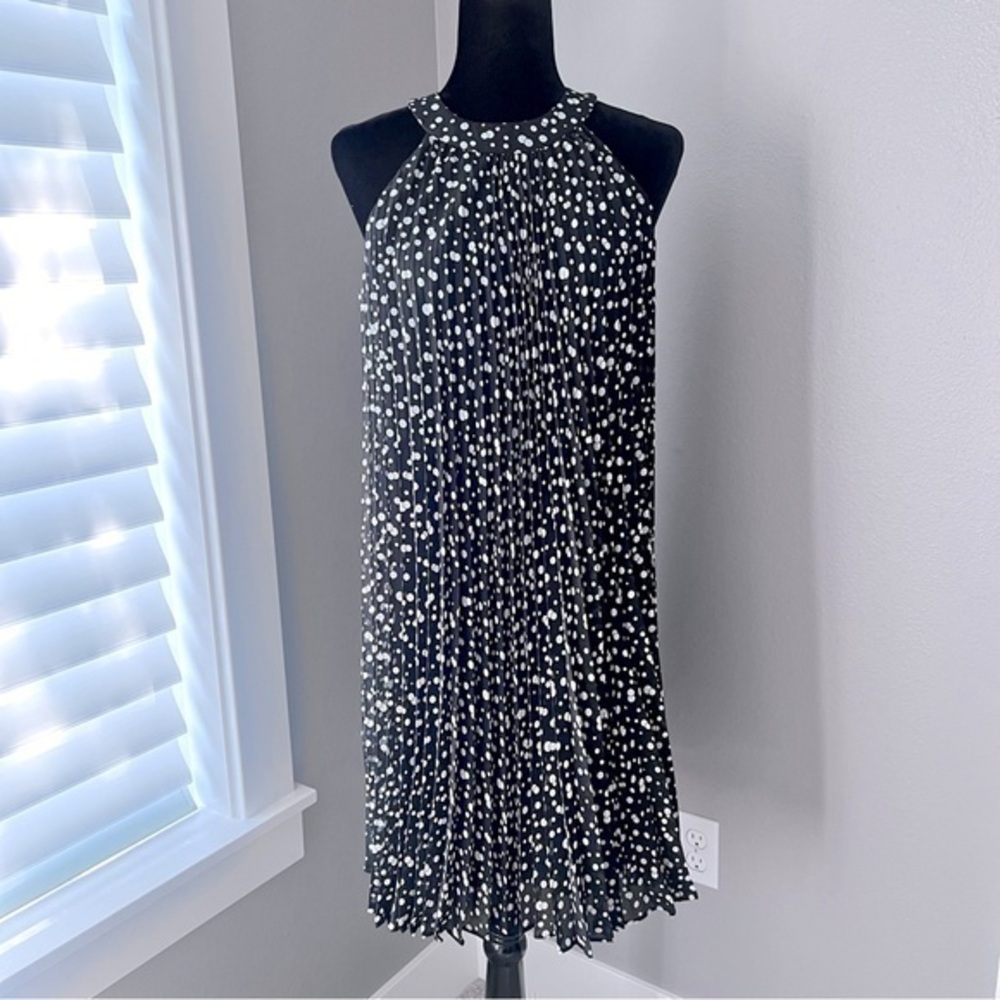 NWT Sangria black and white flowy pleated dress size 8